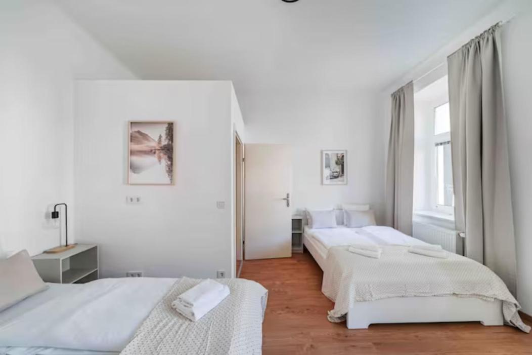 Apartments Next To Schoenbrunn - Free Parking !!! Wina Bagian luar foto