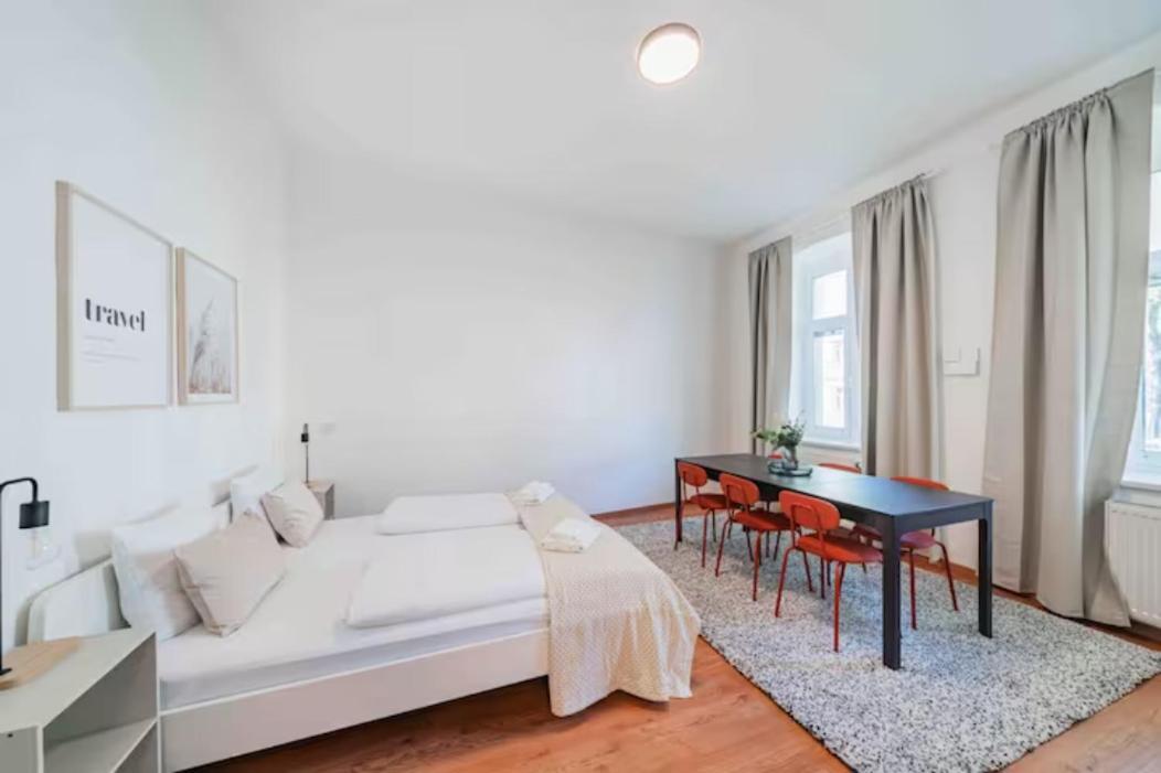 Apartments Next To Schoenbrunn - Free Parking !!! Wina Bagian luar foto